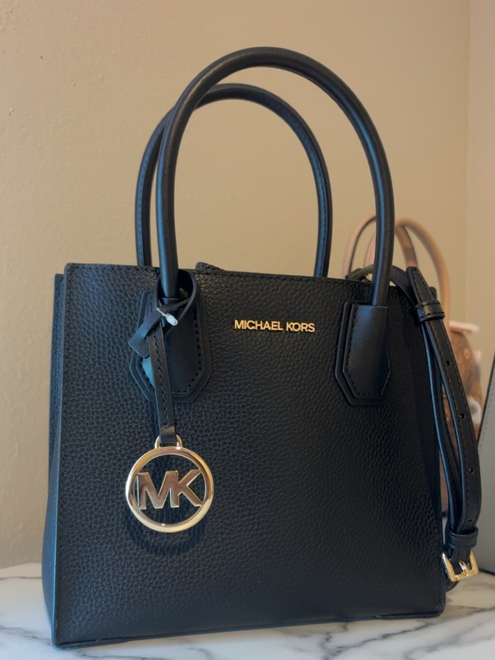 Michael Kors MERCER Medium Pebbled Black Leather Crossbody Bag Messenger EUC